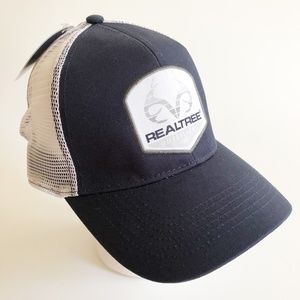 NWT Realtree Men's Logo Patch Mesh SnapBack Hat LAST ONE!